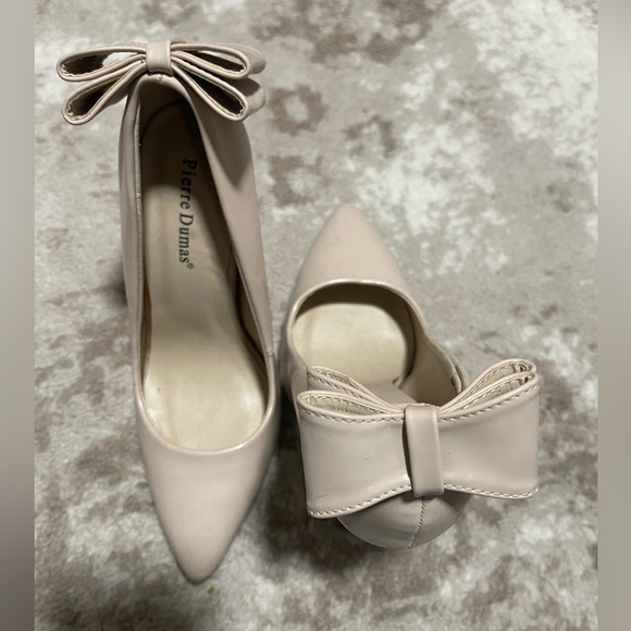 Pierre Dumas Beige Heels with Bow - Picture 3 of 4